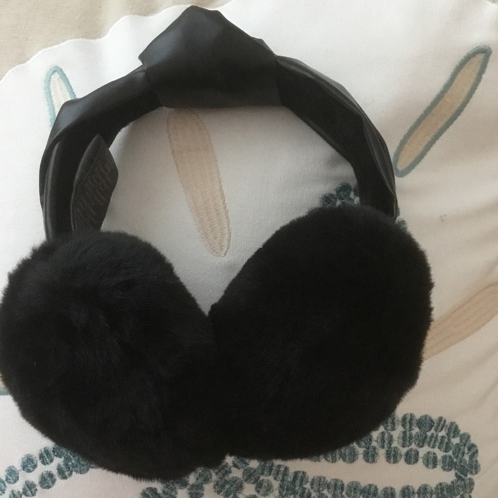 Vince Camuto Black Plush Earmuffs